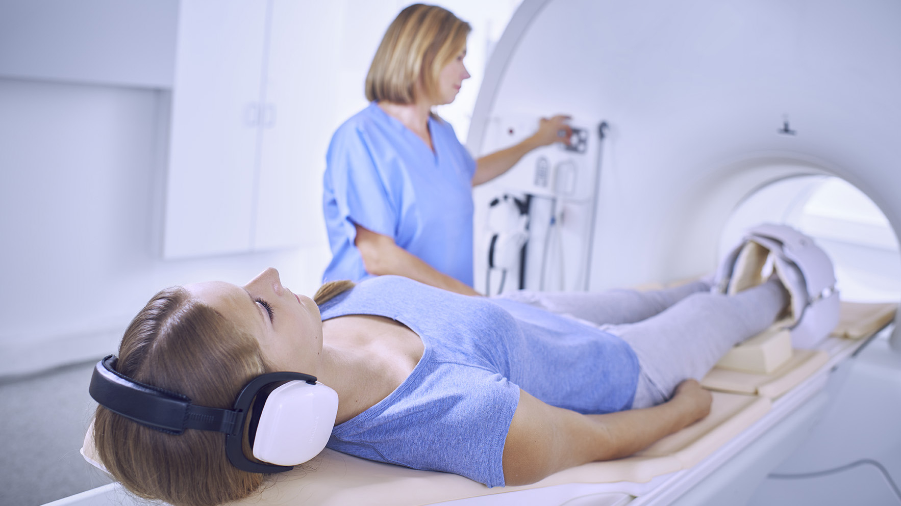 MULTIVA 1.5T - Магнитно-резонансный томограф 